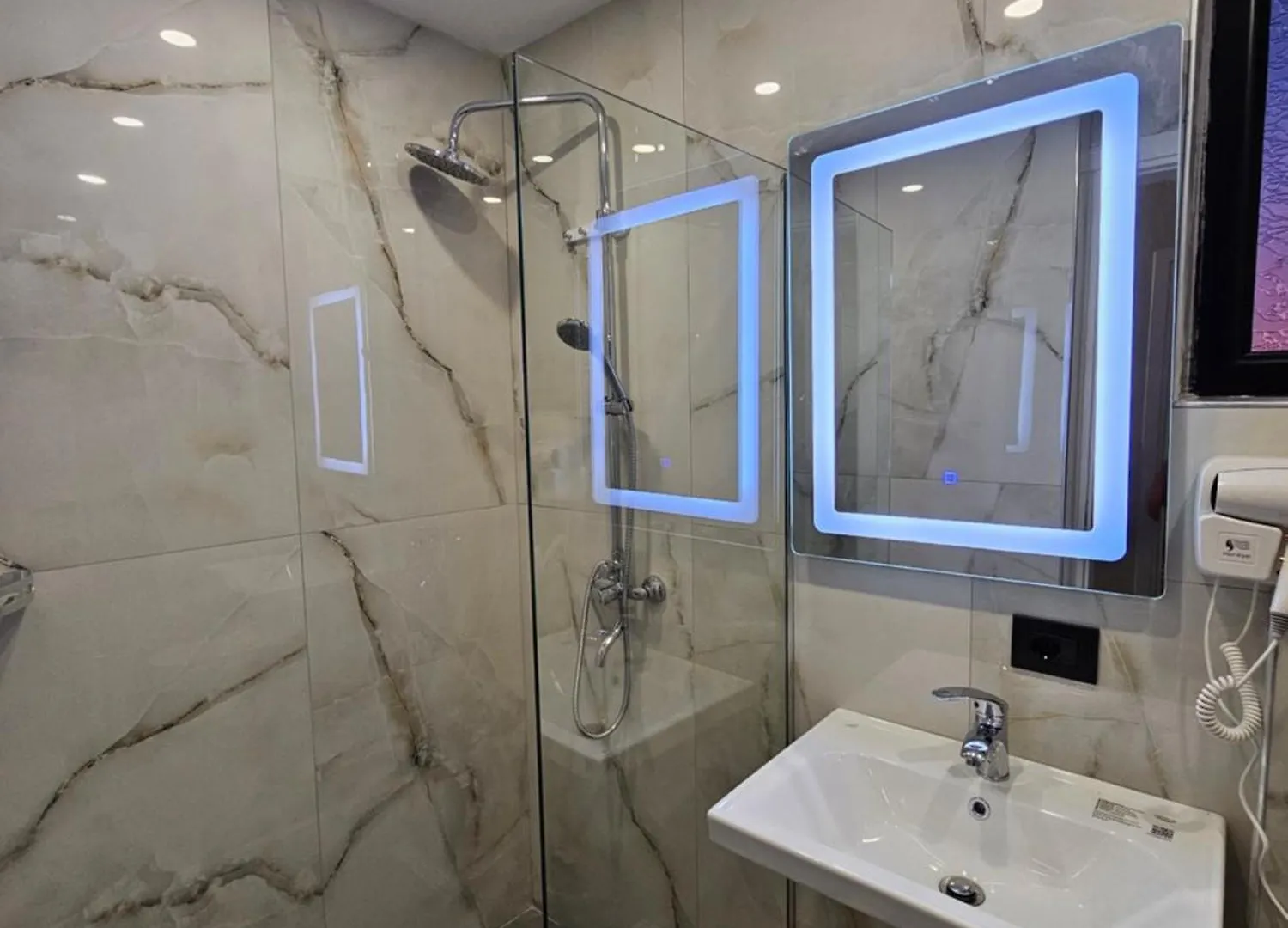 Wg Hotel Ksamil