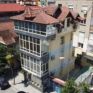 https://pik-loti-hotel.hotels-in-tirana.com